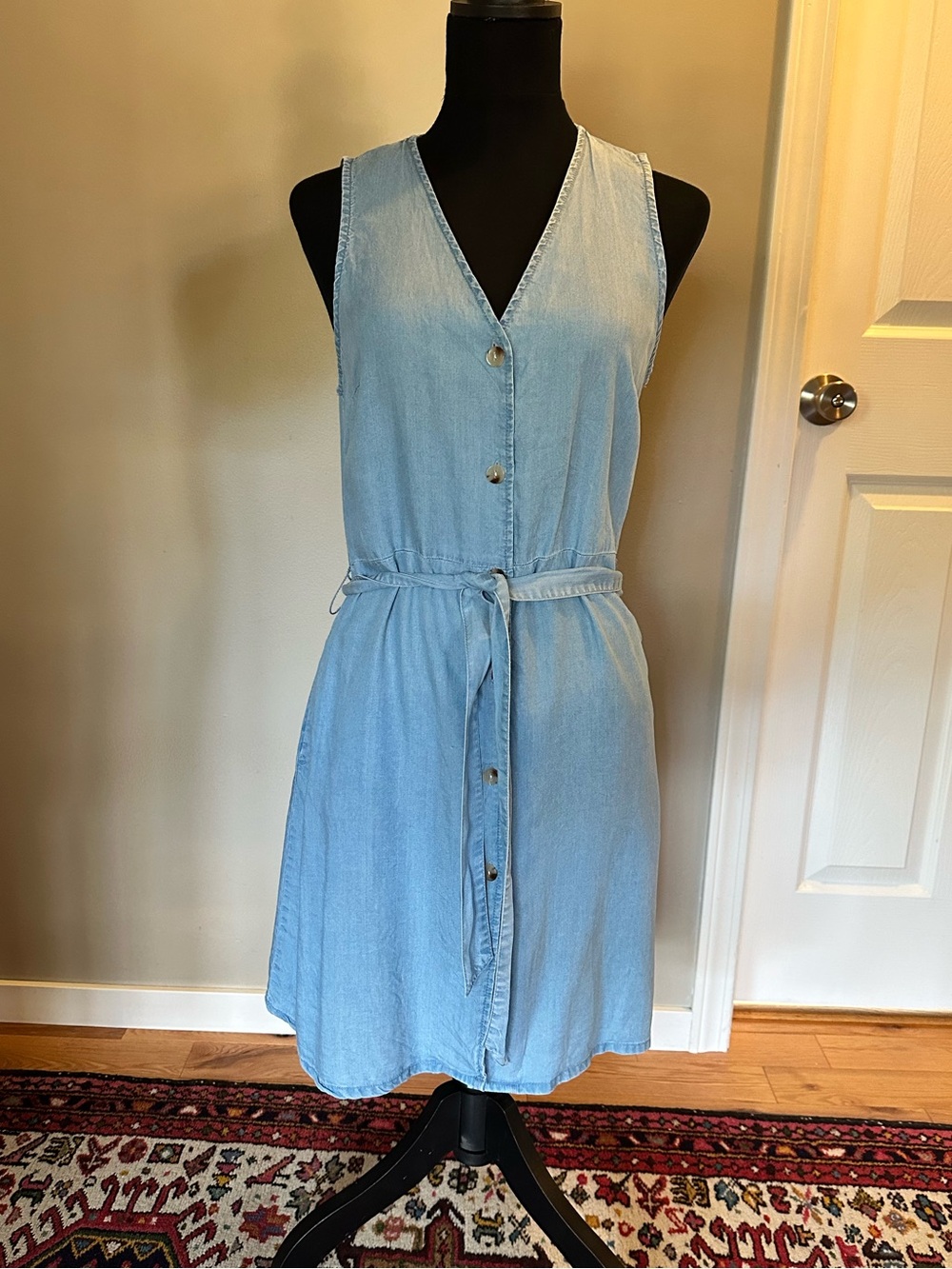 Vero Moda 100% Tencel™ Lyocell Button   Chambray Tie Waist Shirt Dress - Size M